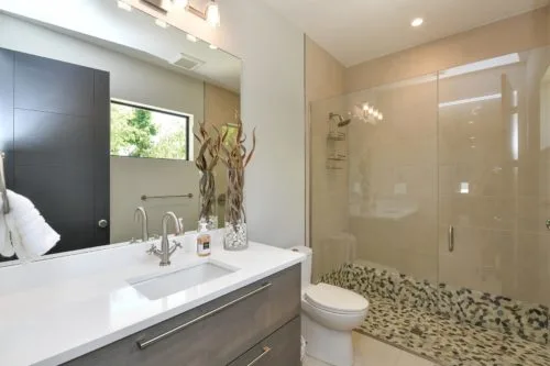 Longboat Modern Bathroom